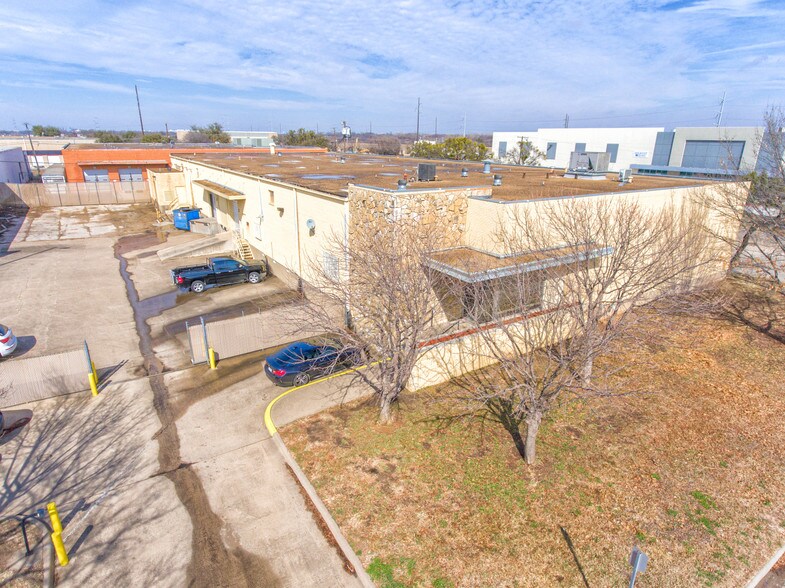 3419 Royalty Row, Irving, TX for sale - Building Photo - Image 1 of 1