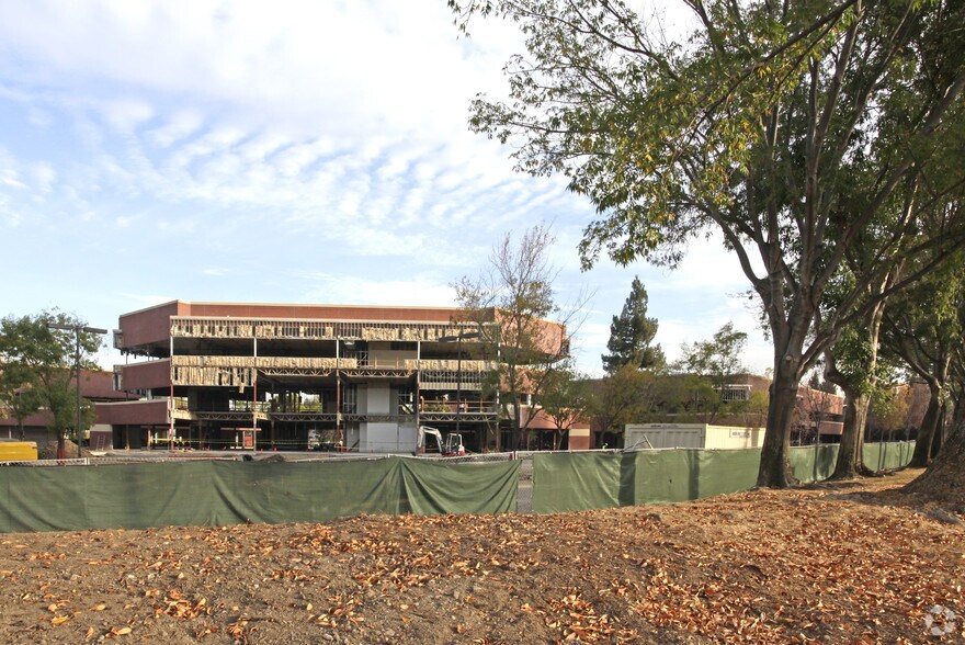 2610 Orchard Pky, San Jose, CA for lease - Building Photo - Image 2 of 9