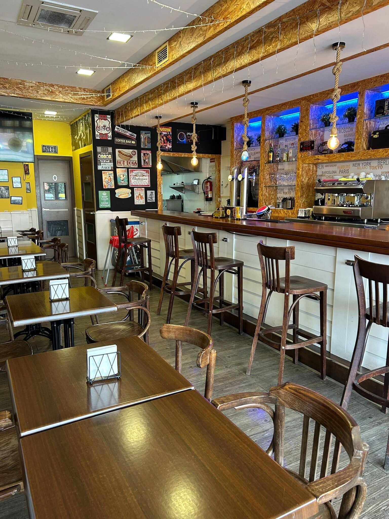 Retail in Parla, Madrid for lease Interior Photo- Image 1 of 8