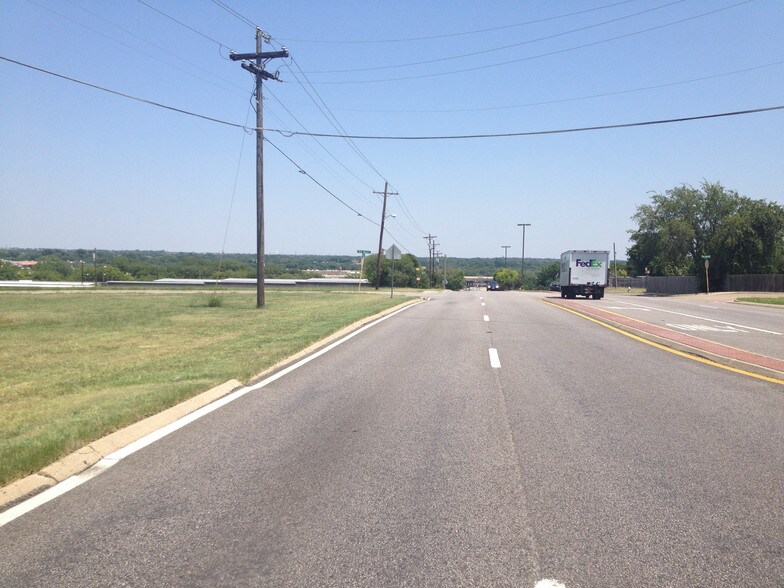 1049 E BeltLine Rd, DeSoto, TX for sale - Building Photo - Image 1 of 1