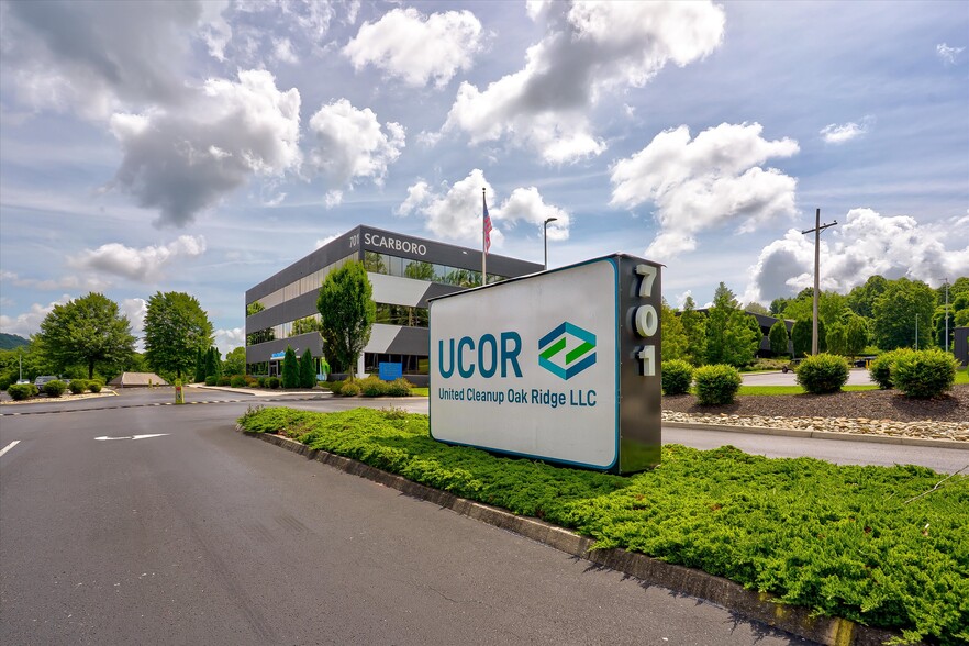 Union Park portfolio of 3 properties for sale on LoopNet.com - Building Photo - Image 2 of 8