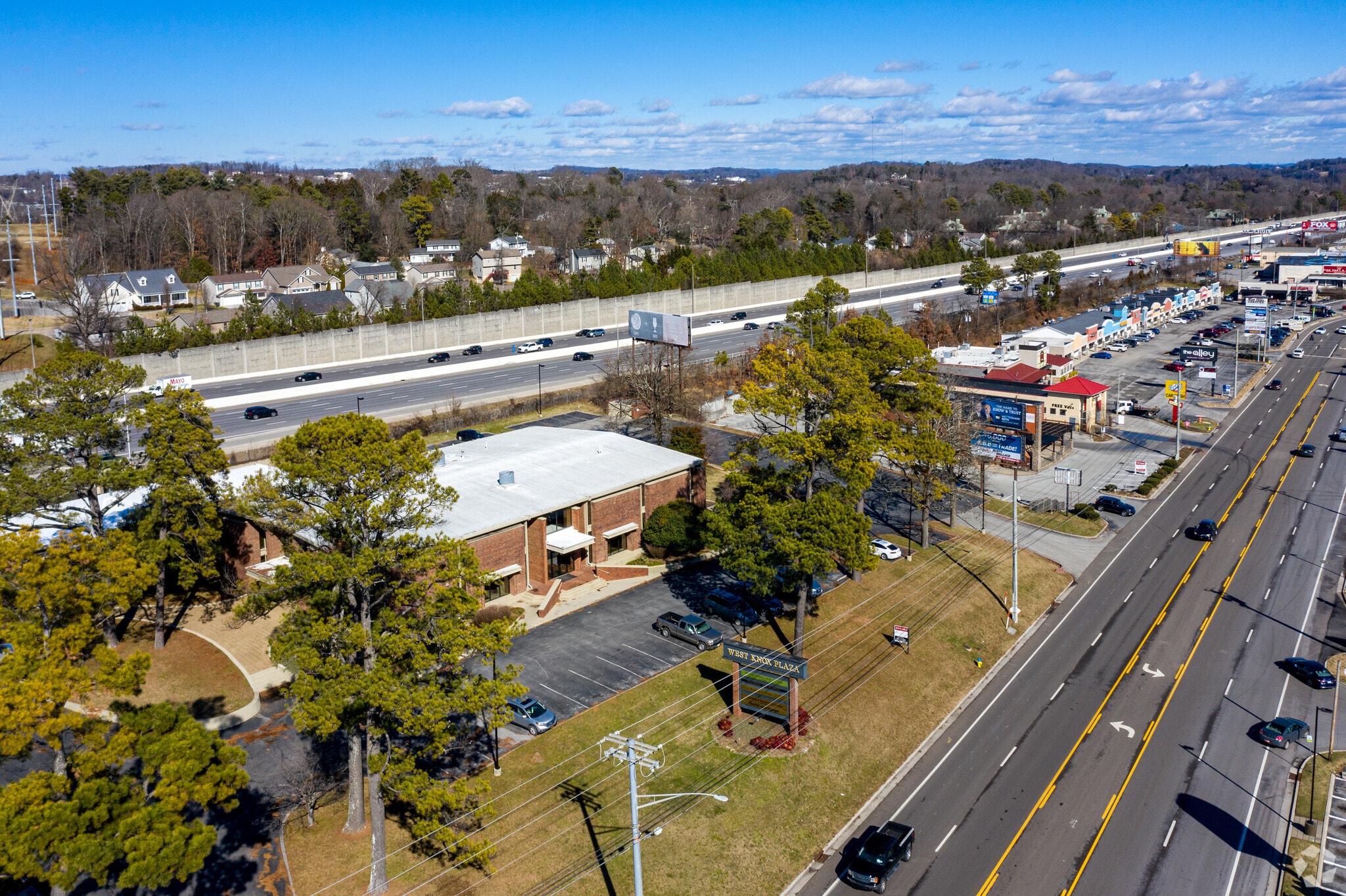 7417 Kingston Pike, Knoxville, TN 37919 West Knox Plaza