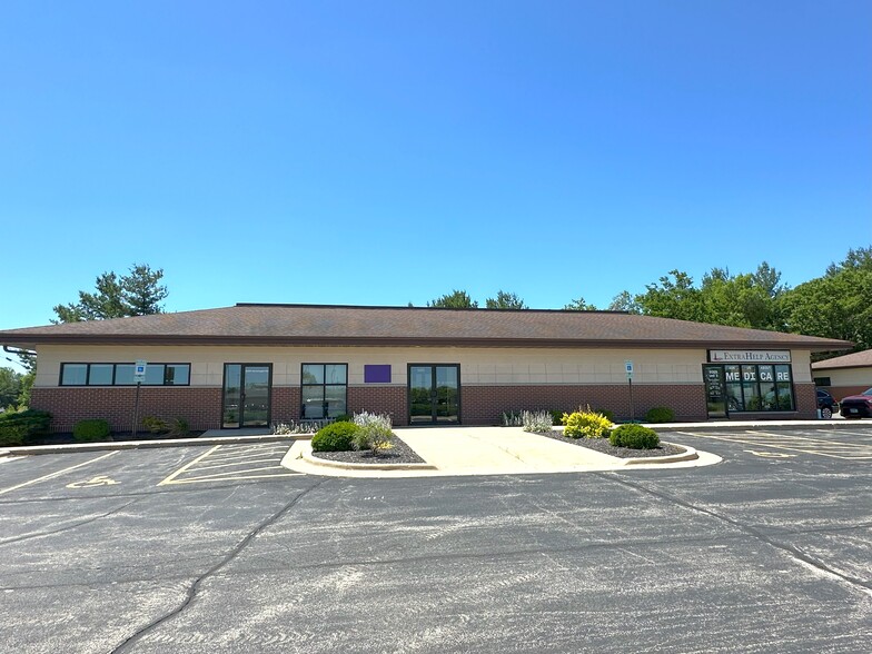 5003 Hononegah Rd, Roscoe, IL for sale - Building Photo - Image 1 of 5