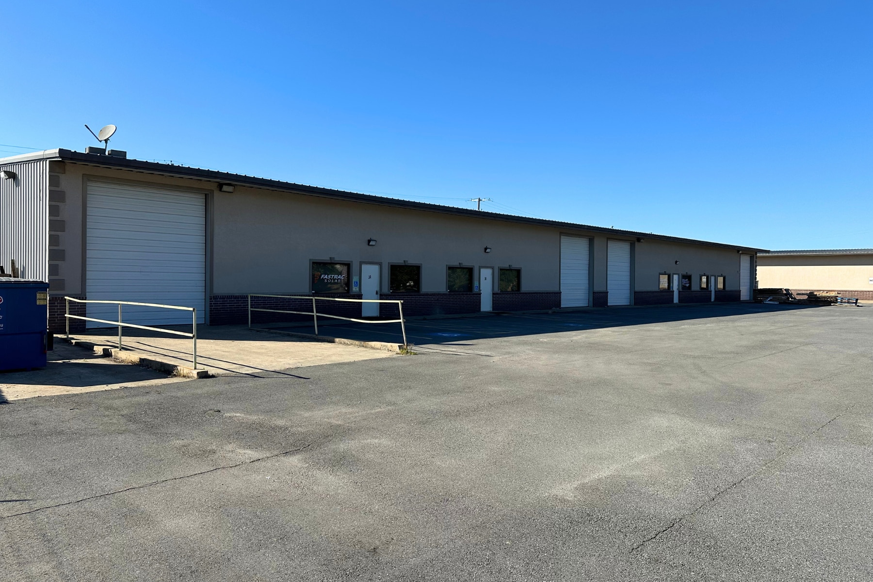 21 Collins Industrial Pl, North Little Rock, AR for lease Building Photo- Image 1 of 9