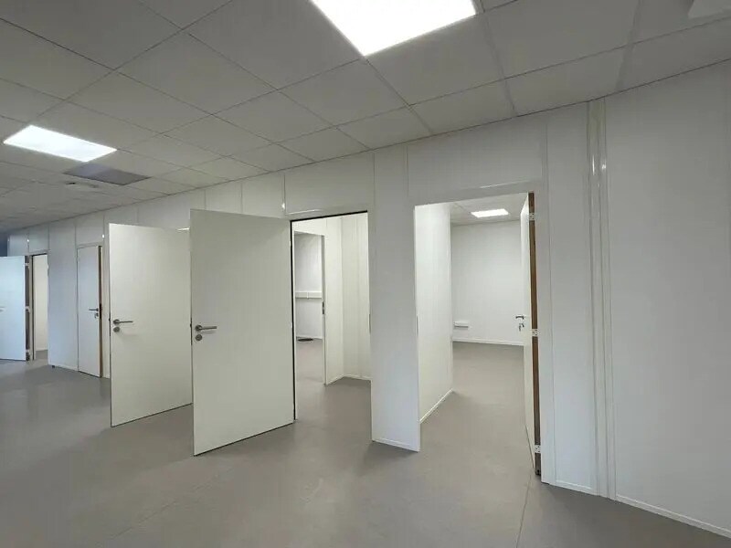 Office in Soissons for lease Interior Photo- Image 1 of 5