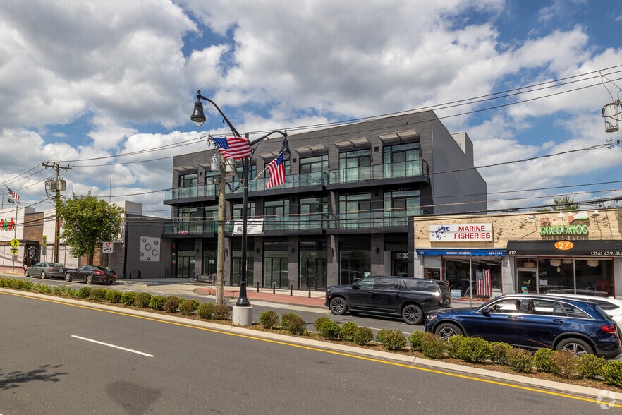 523-531 Middle Neck Rd, Great Neck, NY for sale - Building Photo - Image 2 of 24