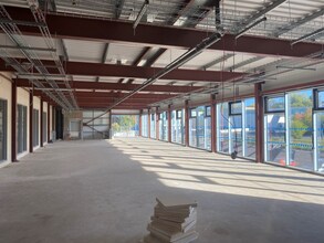 Elland Rd, Leeds for lease Interior Photo- Image 2 of 3