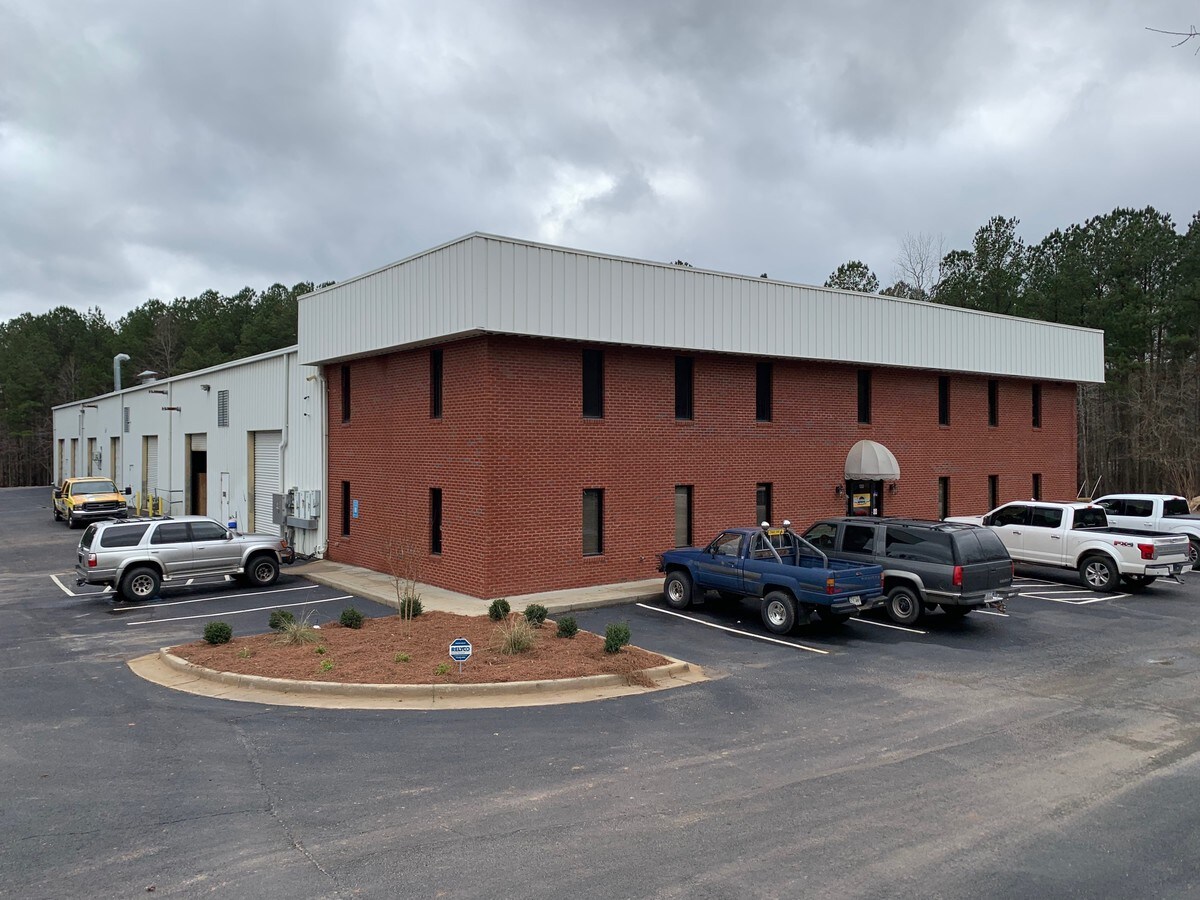 130 Peach State Ct, Tyrone, GA 30290