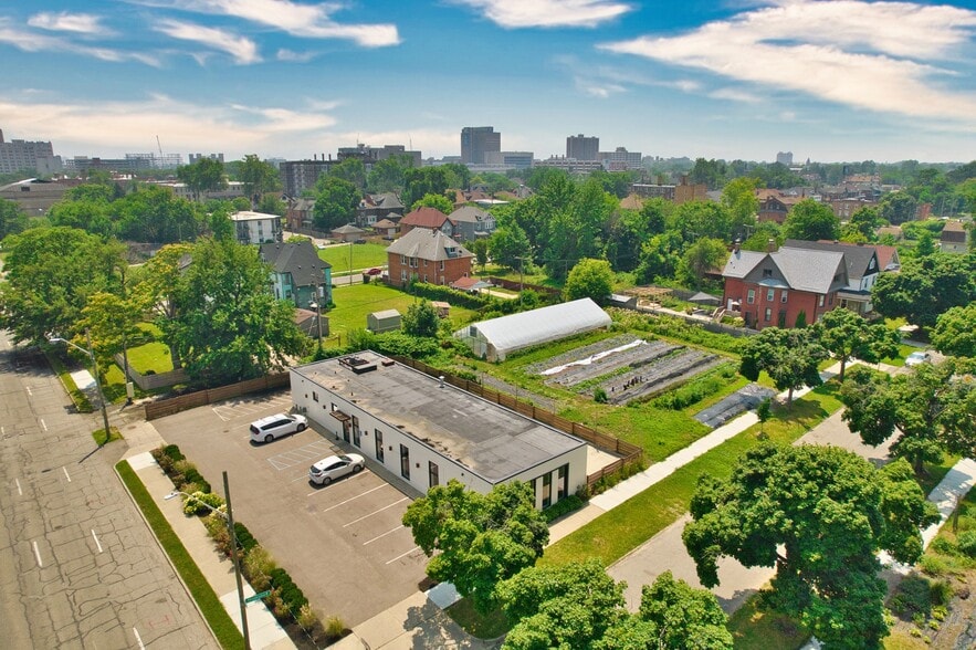 611 W Philadelphia St, Detroit, MI for sale - Building Photo - Image 1 of 26