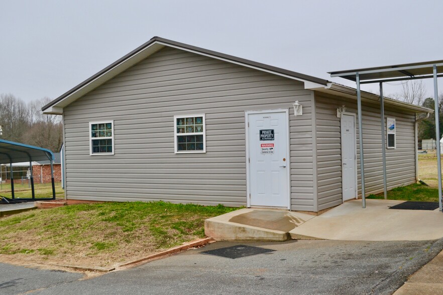 143 Henrietta St, Ellenboro, NC for sale - Building Photo - Image 3 of 7