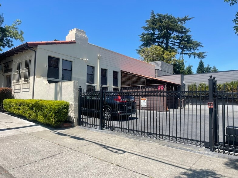 4490 Piedmont Ave, Oakland, CA for sale - Building Photo - Image 2 of 15