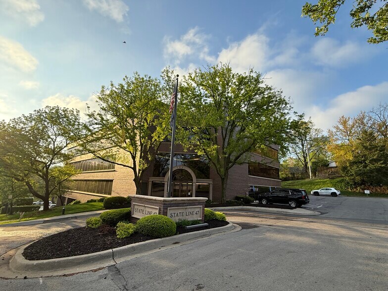 1901 W 47th Pl, Westwood, KS for lease - Building Photo - Image 1 of 3