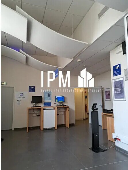 Retail in La Ciotat for lease - Interior Photo - Image 3 of 5