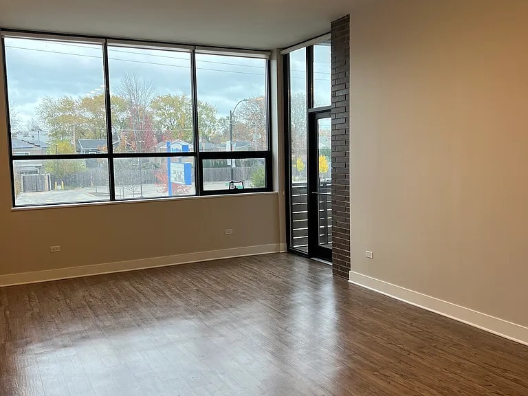 4234 N Hutchinson, Chicago, IL for sale - Building Photo - Image 3 of 11