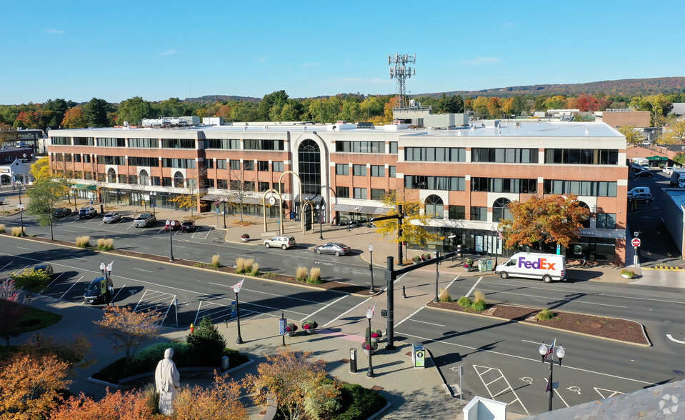 29 S Main St, West Hartford, CT for lease - Building Photo - Image 2 of 6