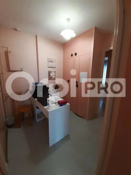 Office in Fleury-les-Aubrais for lease - Interior Photo - Image 1 of 5