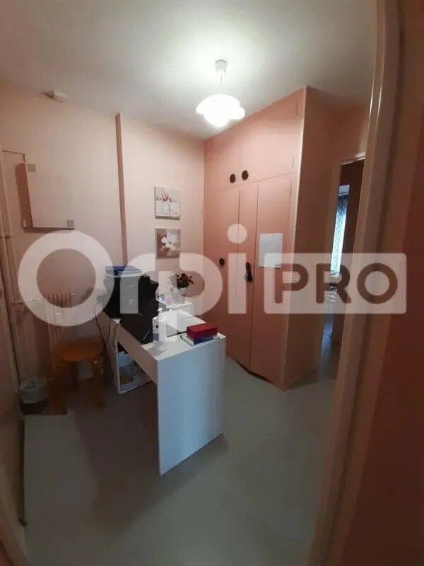 Office in Fleury-les-Aubrais for lease Interior Photo- Image 1 of 6