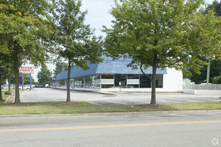 5005-5015 W Mercury Blvd, Newport News, VA for lease - Building Photo - Image 2 of 6