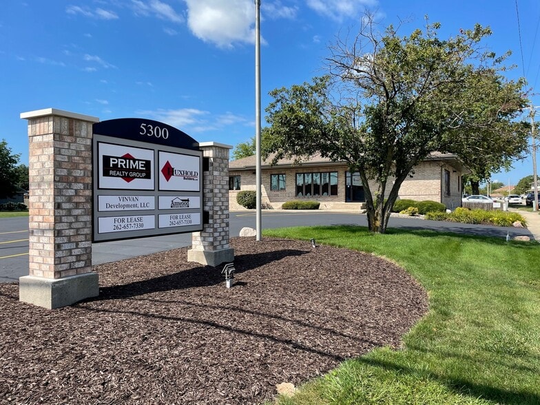 5300 Green Bay Rd, Kenosha, WI for lease - Building Photo - Image 3 of 26