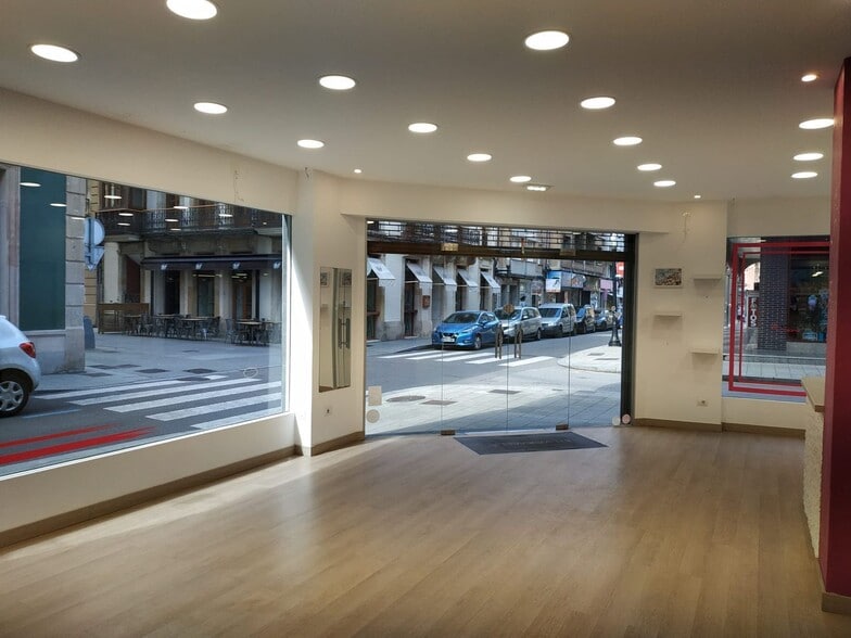 Calle Joaquín Fernández Acebal, 2, Gijón, Asturias for sale - Building Photo - Image 2 of 37