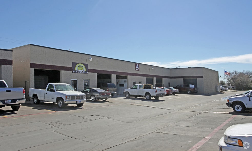 1105 Colorado Ln, Arlington, TX for lease - Building Photo - Image 2 of 4