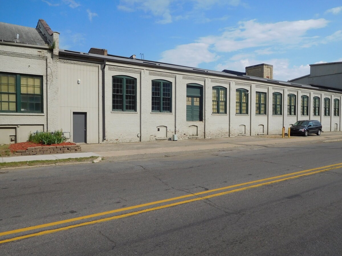 702 Hall St SW, Grand Rapids, MI for sale Building Photo- Image 1 of 1