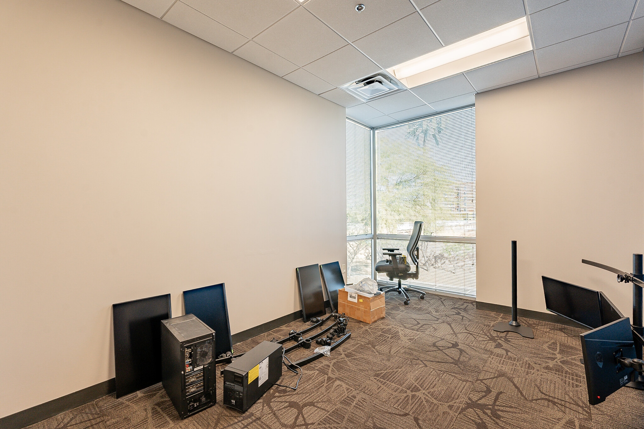 1095 W Rio Salado Pky, Tempe, AZ for lease Building Photo- Image 1 of 39