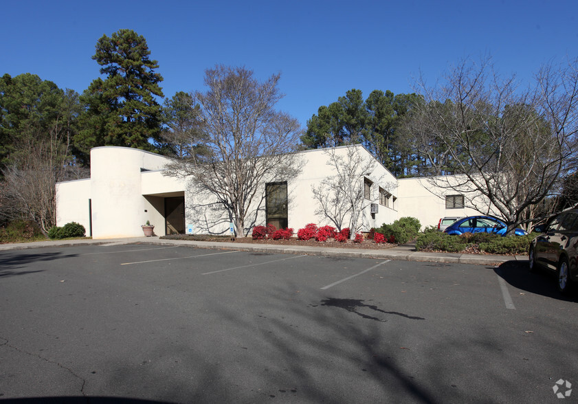 3010 Anderson Dr, Raleigh, NC for lease - Building Photo - Image 2 of 16