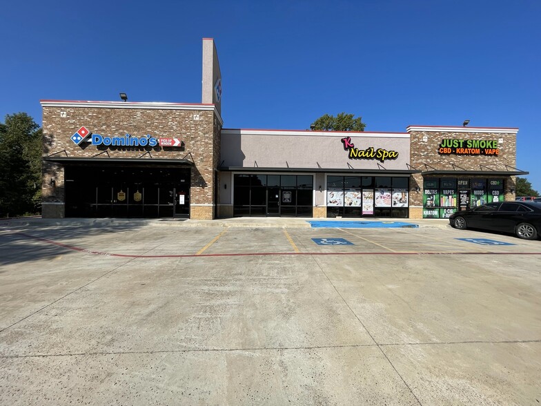 2807 S Main St, Lindale, TX for lease - Primary Photo - Image 1 of 4