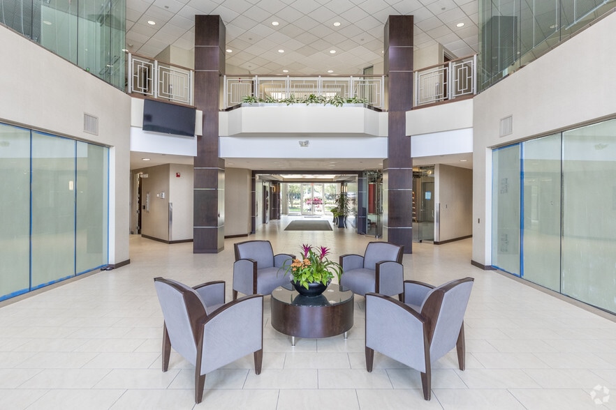 8845 Governors Hill Dr, Cincinnati, OH for lease - Lobby - Image 3 of 7