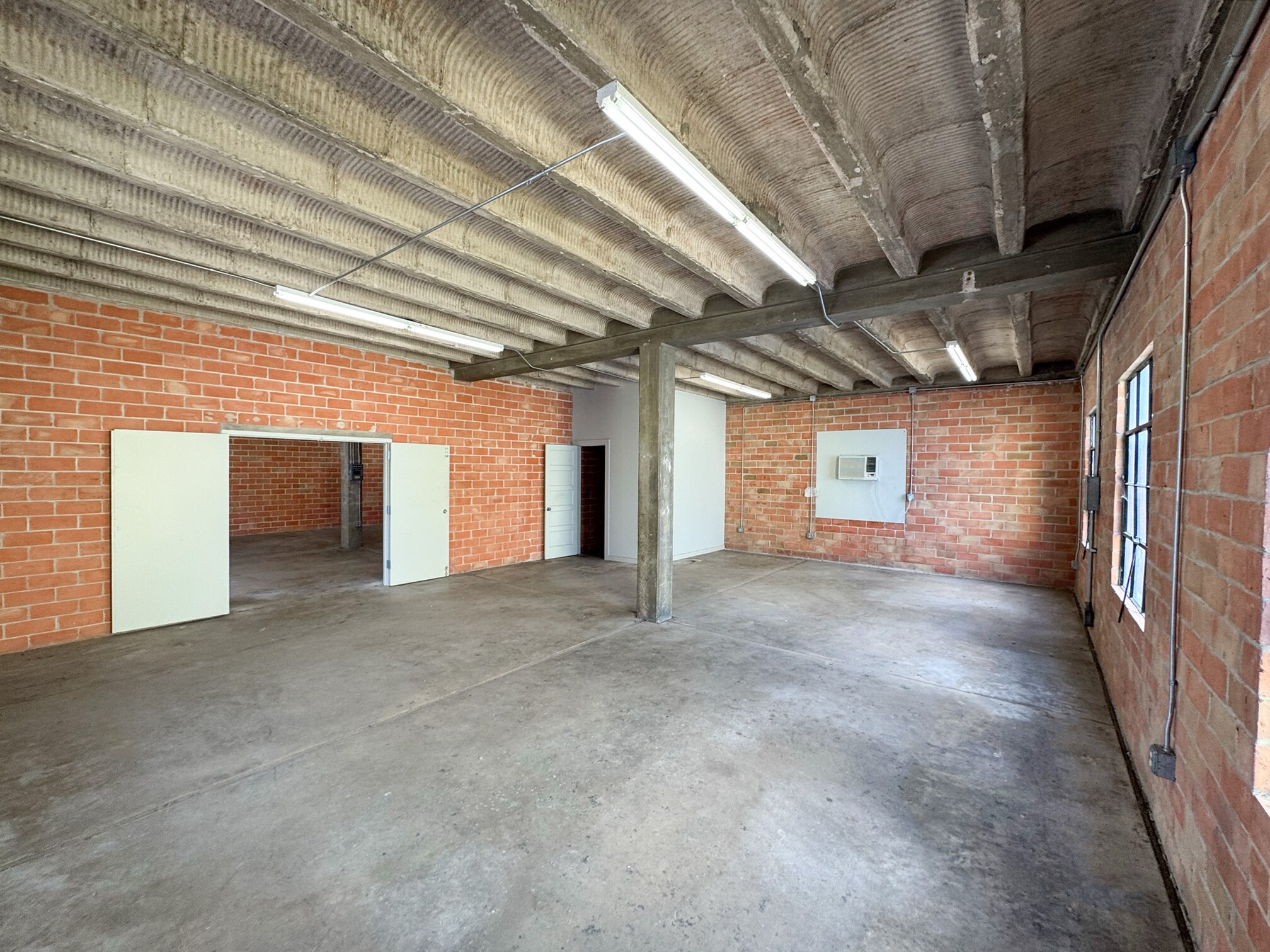 2915 S Zarzamora St, San Antonio, TX for lease Building Photo- Image 1 of 4