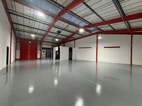 10 North Ave, Clydebank for lease Interior Photo- Image 2 of 6