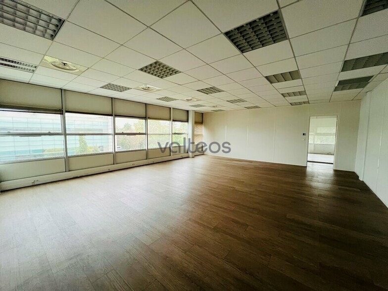 9 Rue Michel Labrousse, Toulouse for lease - Interior Photo - Image 2 of 4