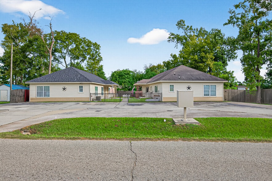 104 Longstreet Rd, Willis, TX for sale - Building Photo - Image 2 of 16