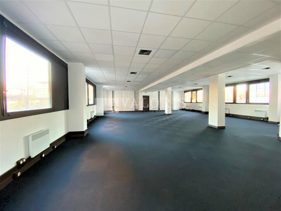 Office in Lyon for lease Interior Photo- Image 1 of 8