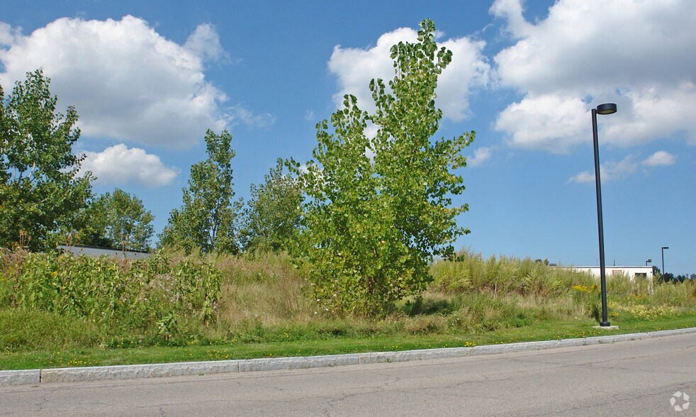 151 Sawgrass Dr, Brighton, NY for sale - Primary Photo - Image 1 of 1