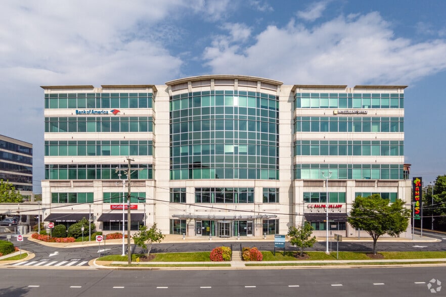 1934 Old Gallows Rd, Vienna, VA for lease - Building Photo - Image 1 of 36