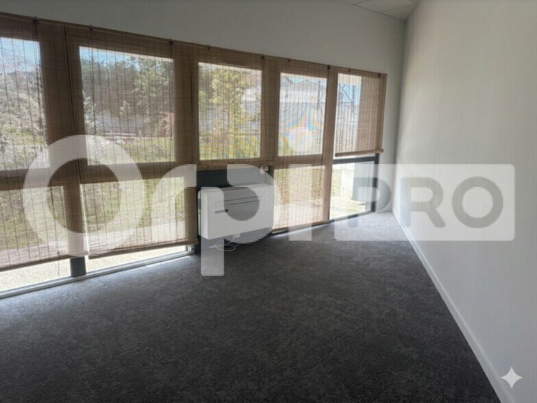 Office in La Rochelle for sale - Interior Photo - Image 2 of 3