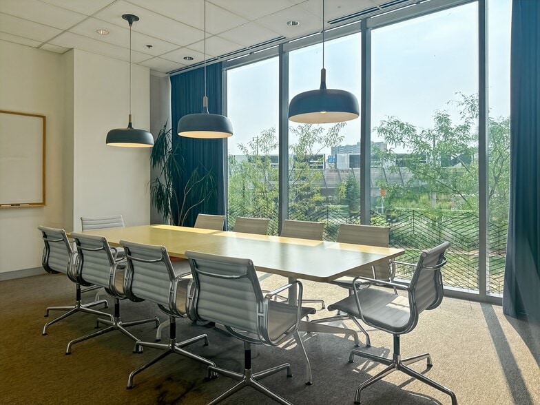 11 Peel Ave, Toronto, ON for lease - Interior Photo - Image 3 of 18