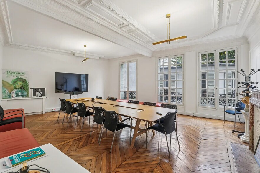 Office in Paris for lease - Interior Photo - Image 2 of 15