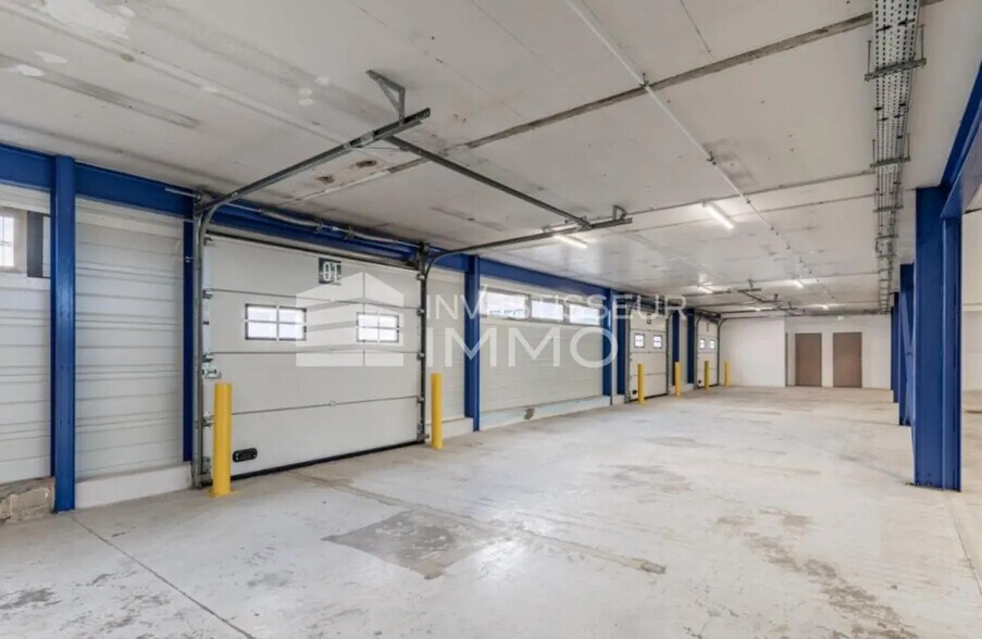 Flex in Bezons for lease - Building Photo - Image 3 of 8