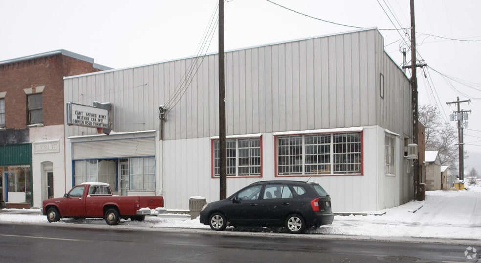 4916-4926 N Market St portfolio of 2 properties for sale on LoopNet.com - Building Photo - Image 3 of 3