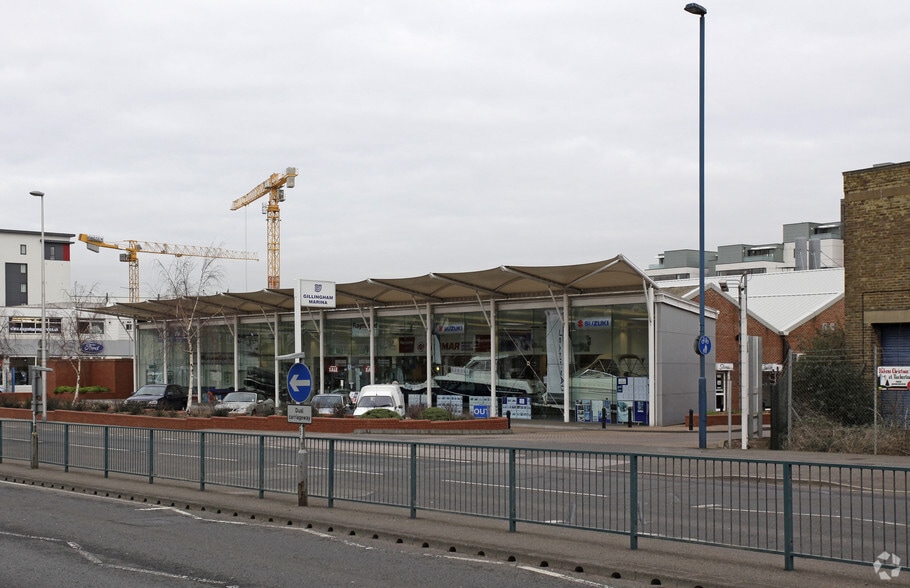 169 Pier Rd, Gillingham for sale - Primary Photo - Image 1 of 1