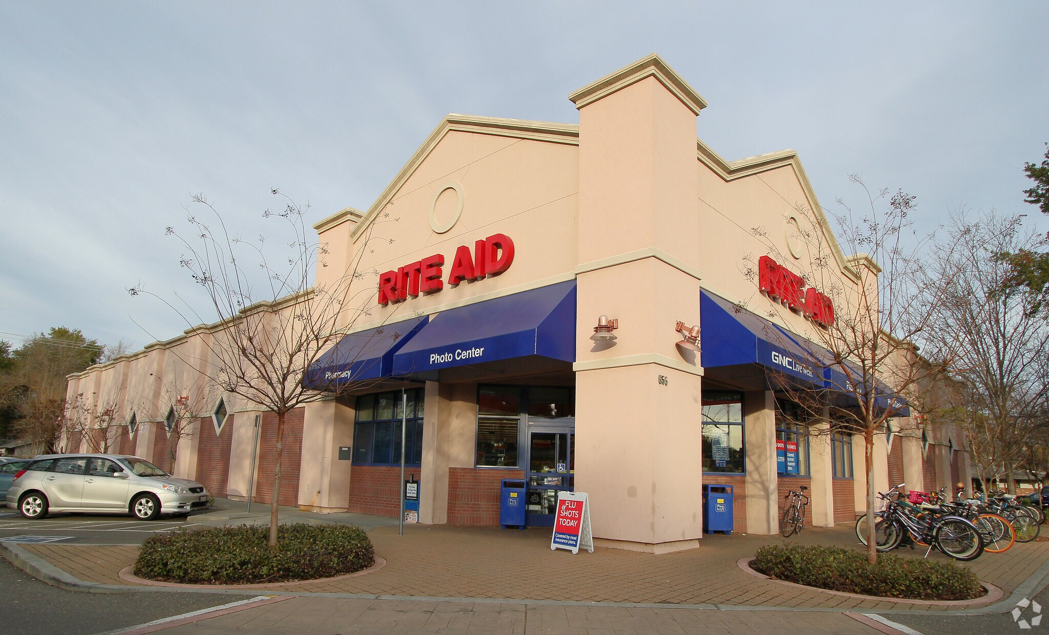 655 Russell Blvd, Davis, CA for lease Primary Photo- Image 1 of 4