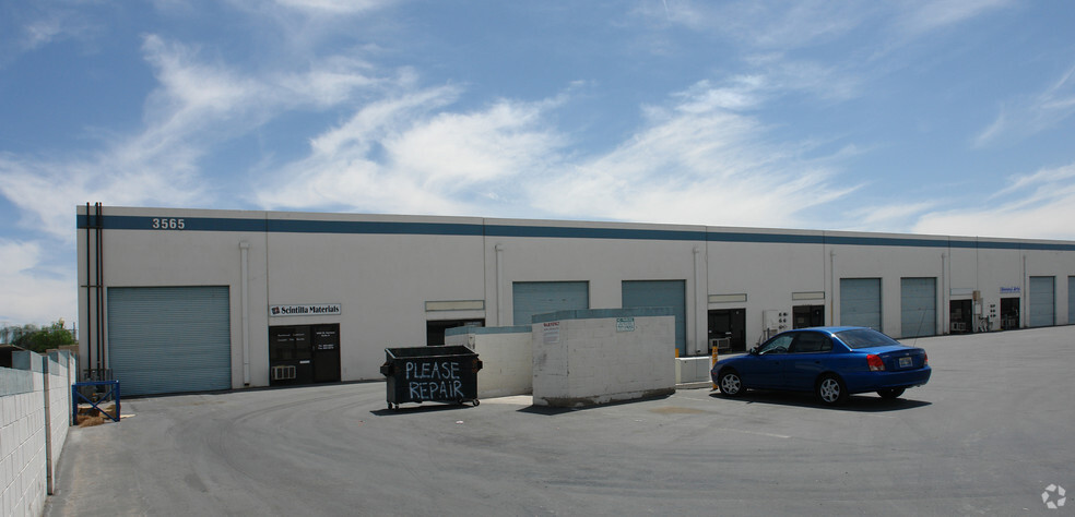 3565 W Harmon Ave, Las Vegas, NV for lease - Building Photo - Image 2 of 9