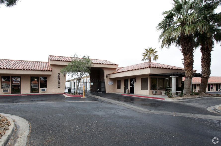 2550 E Chandler Ave, Las Vegas, NV for lease - Building Photo - Image 2 of 8