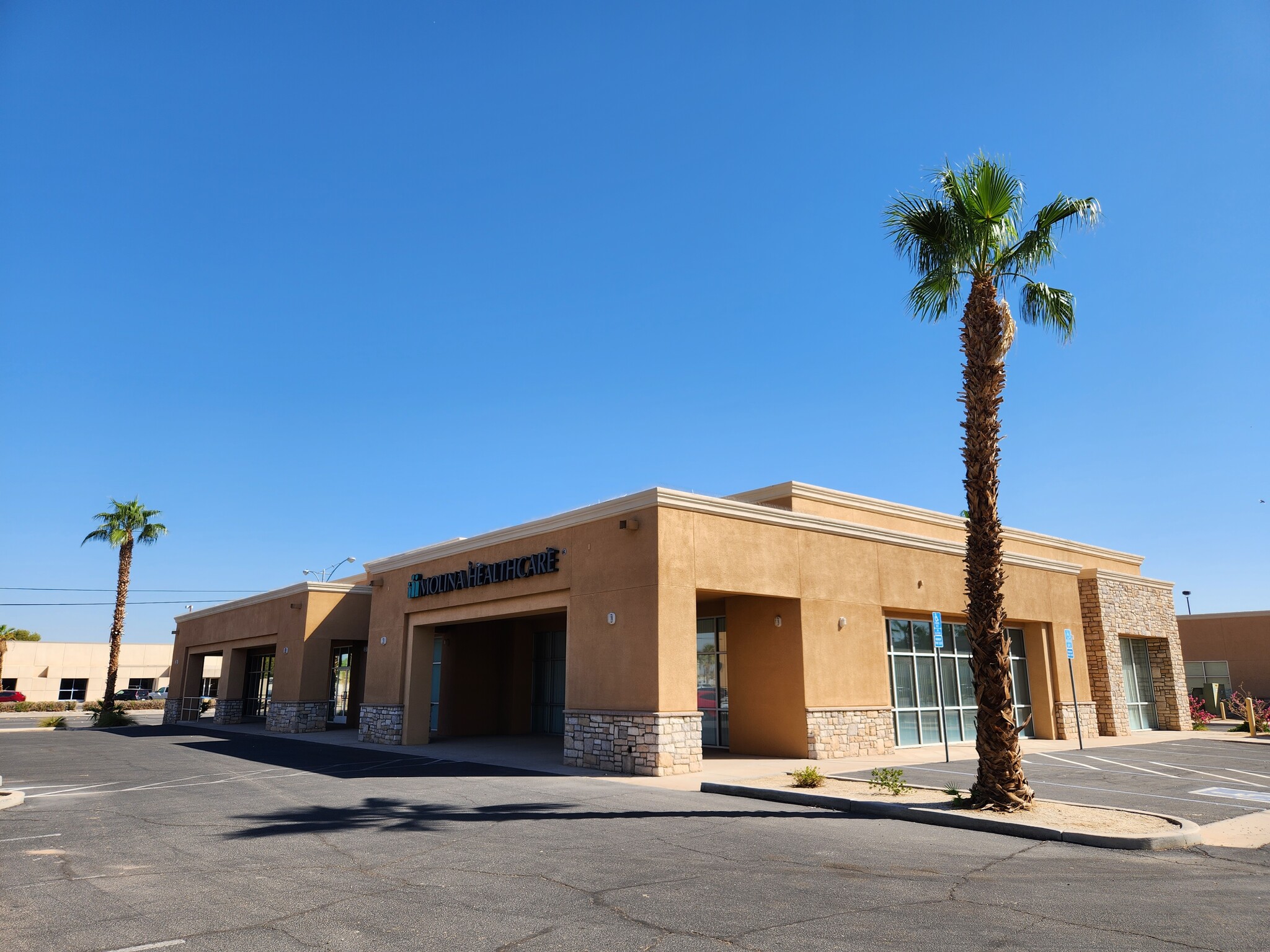 1525 W Main St, El Centro, CA 92243 - Valley Plaza | LoopNet