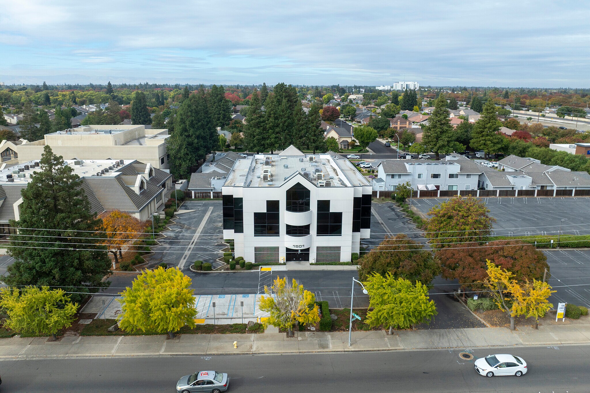 1501 Oakdale Rd, Modesto, CA for lease Building Photo- Image 1 of 7