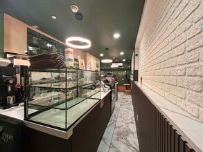 1059 Manhattan Ave, Brooklyn, NY for lease Interior Photo- Image 1 of 7