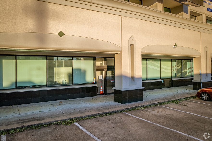 2610 W Sam Houston Pky S, Houston, TX for sale - Building Photo - Image 3 of 7